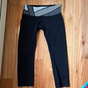 Lululemon crop.